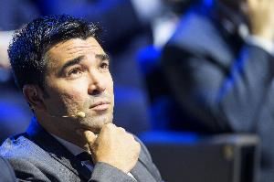 记者：德科启程前往韩国，将与巴萨全队会合