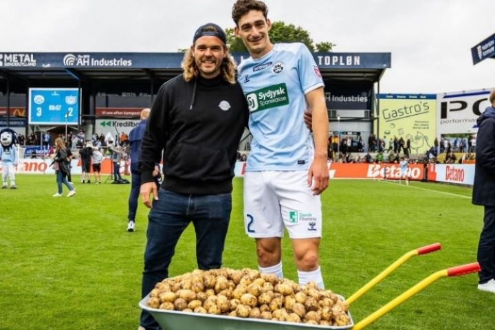 战利品55kg土豆🥔丹超联赛全场最佳球员奖品，一整袋55kg的土豆