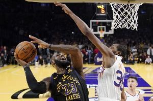 詹姆斯武器库不到KD一半？里弗斯：詹姆斯不需要技巧 攻筐就完了