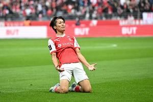 队报：关窗前黄潜1800万欧+奖金求购中村敬斗，但报价被兰斯无视