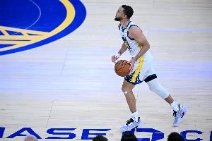 如何保持高效？库里：保持对篮球的热爱&始终把赢球放在首位