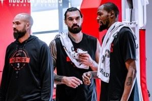 火箭官方晒训练照：杜兰特亚当斯互动 申京阿门在列 奥科吉太壮了