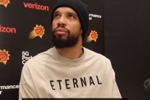 格林马威缺席季前赛是否影响常规赛？狄龙：这就是即插即用的事