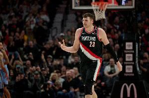 名记：克林根三分也逐渐开了 他本赛季在攻防两端都非常出色